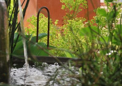 fontaine_paysagere_dans_joli_jardin