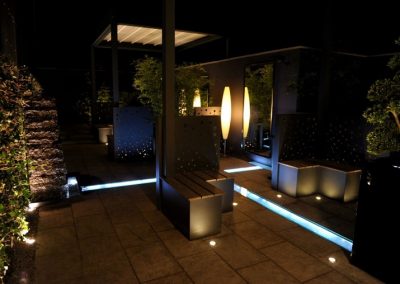 jardin_lumineux_vue_de_nuit_designe_par_paysagiste