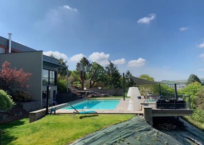 piscine_paysagere_avec_terrasse_et_superbe_vue