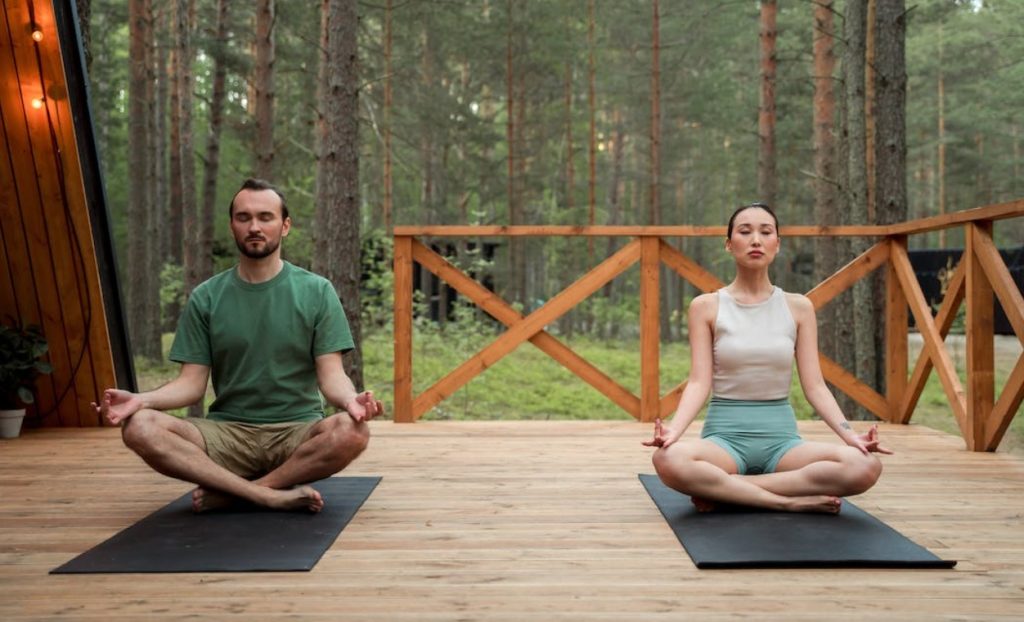 terrasse en bois pour le yoga